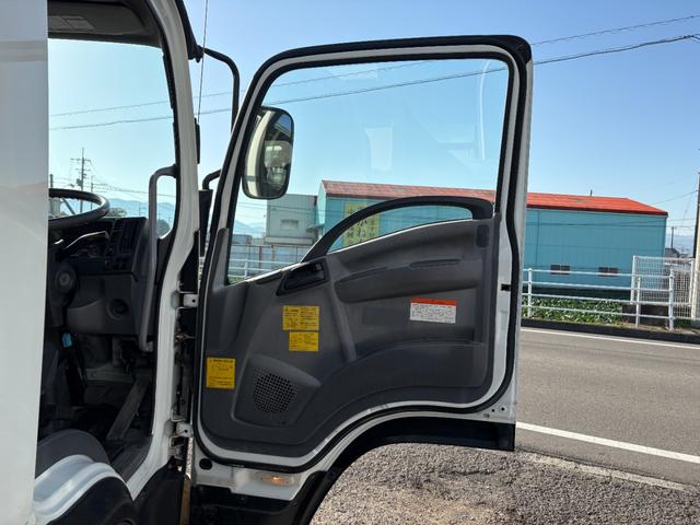 フォワード 　５１９０ｃｃ　ダンプ　３．５ｔ　３．５トン　３人乗り　電動コボレーン　走行６３０００Ｋ　パワーウインドウ　極東ダンプ　ＡＴ　オートマ　内外装仕上げ済み（43枚目）