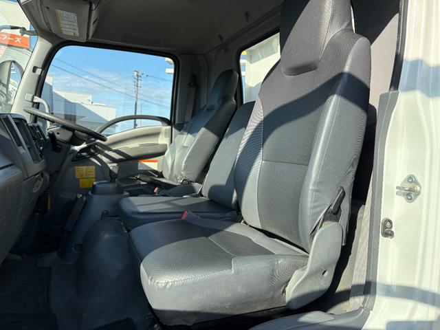 フォワード 　５１９０ｃｃ　ダンプ　３．５ｔ　３．５トン　３人乗り　電動コボレーン　走行６３０００Ｋ　パワーウインドウ　極東ダンプ　ＡＴ　オートマ　内外装仕上げ済み（48枚目）