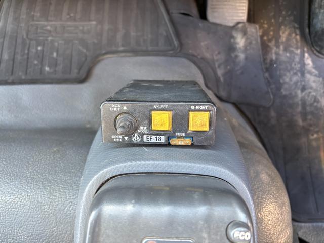 フォワード 　５１９０ｃｃ　ダンプ　３．５ｔ　３．５トン　３人乗り　電動コボレーン　走行６３０００Ｋ　パワーウインドウ　極東ダンプ　ＡＴ　オートマ　内外装仕上げ済み（51枚目）