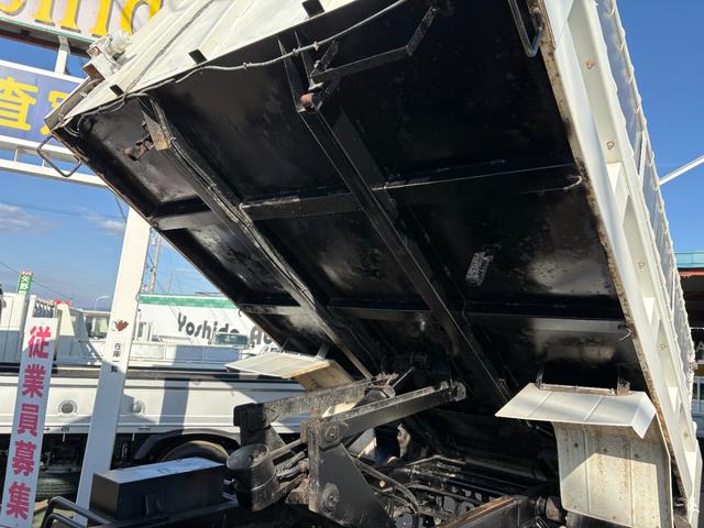 フォワード 　５１９０ｃｃ　ダンプ　３．５ｔ　３．５トン　３人乗り　電動コボレーン　走行６３０００Ｋ　パワーウインドウ　極東ダンプ　ＡＴ　オートマ　内外装仕上げ済み（60枚目）