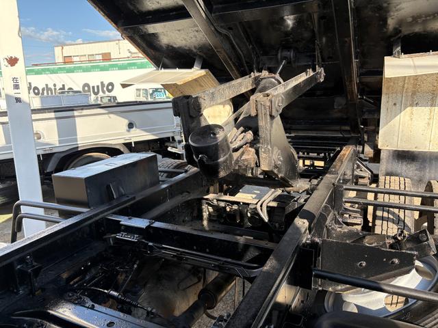 フォワード 　５１９０ｃｃ　ダンプ　３．５ｔ　３．５トン　３人乗り　電動コボレーン　走行６３０００Ｋ　パワーウインドウ　極東ダンプ　ＡＴ　オートマ　内外装仕上げ済み（62枚目）