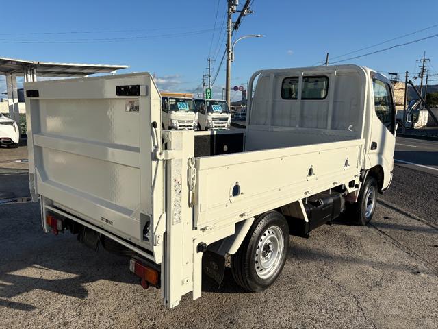 ダイナトラック 　２４９０ｃｃ　１ｔ　１トン　平ボディ　４ＷＤ　垂直パワーゲート付　極東開発Ｖ６００　３人乗り　ディーゼル　５速　５ＭＴ　ゲート極東Ｖ６０１Ａ　パワーゲート（3枚目）