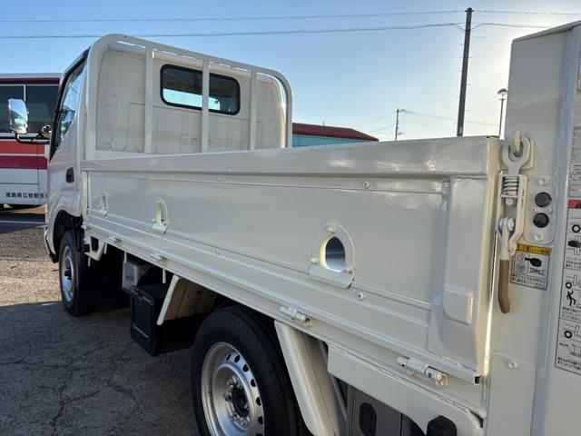 ダイナトラック 　２４９０ｃｃ　１ｔ　１トン　平ボディ　４ＷＤ　垂直パワーゲート付　極東開発Ｖ６００　３人乗り　ディーゼル　５速　５ＭＴ　ゲート極東Ｖ６０１Ａ　パワーゲート（25枚目）