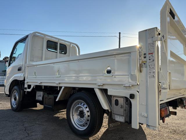 ダイナトラック 　２４９０ｃｃ　１ｔ　１トン　平ボディ　４ＷＤ　垂直パワーゲート付　極東開発Ｖ６００　３人乗り　ディーゼル　５速　５ＭＴ　ゲート極東Ｖ６０１Ａ　パワーゲート（26枚目）