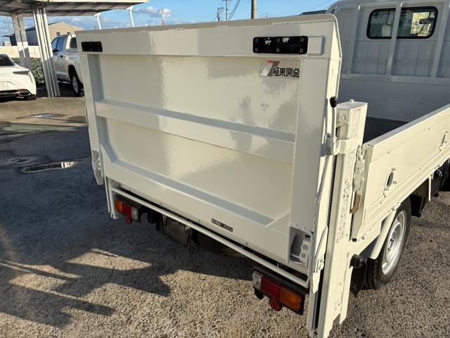 ダイナトラック 　２４９０ｃｃ　１ｔ　１トン　平ボディ　４ＷＤ　垂直パワーゲート付　極東開発Ｖ６００　３人乗り　ディーゼル　５速　５ＭＴ　ゲート極東Ｖ６０１Ａ　パワーゲート（36枚目）
