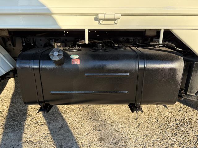 ダイナトラック 　２４９０ｃｃ　１ｔ　１トン　平ボディ　４ＷＤ　垂直パワーゲート付　極東開発Ｖ６００　３人乗り　ディーゼル　５速　５ＭＴ　ゲート極東Ｖ６０１Ａ　パワーゲート（41枚目）