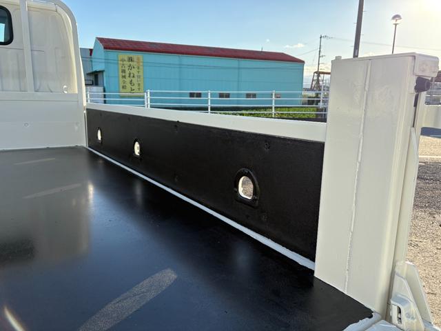 ダイナトラック 　２４９０ｃｃ　１ｔ　１トン　平ボディ　４ＷＤ　垂直パワーゲート付　極東開発Ｖ６００　３人乗り　ディーゼル　５速　５ＭＴ　ゲート極東Ｖ６０１Ａ　パワーゲート（51枚目）