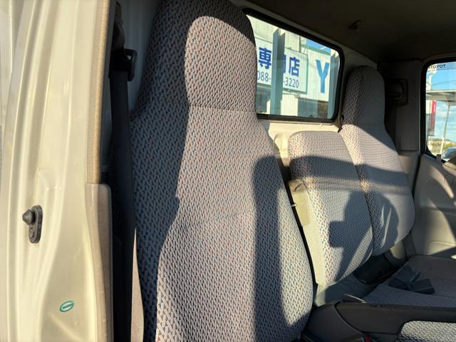 ダイナトラック 　２４９０ｃｃ　１ｔ　１トン　平ボディ　４ＷＤ　垂直パワーゲート付　極東開発Ｖ６００　３人乗り　ディーゼル　５速　５ＭＴ　ゲート極東Ｖ６０１Ａ　パワーゲート（63枚目）