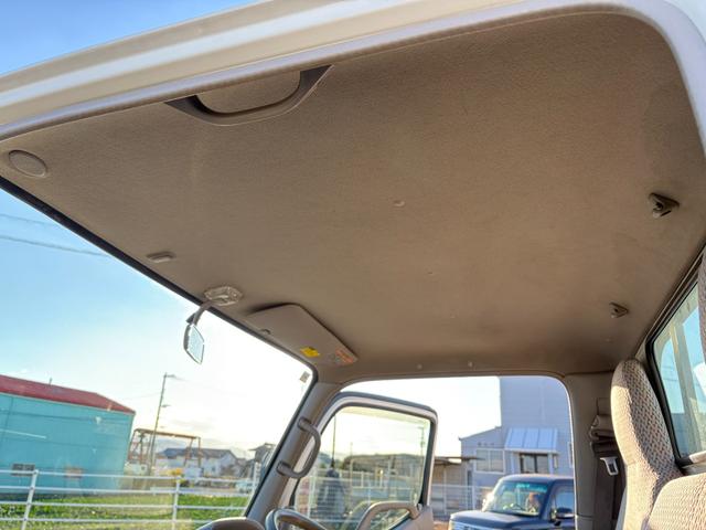 ダイナトラック 　２４９０ｃｃ　１ｔ　１トン　平ボディ　４ＷＤ　垂直パワーゲート付　極東開発Ｖ６００　３人乗り　ディーゼル　５速　５ＭＴ　ゲート極東Ｖ６０１Ａ　パワーゲート（70枚目）