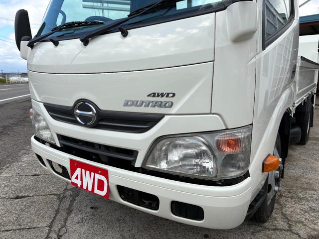 デュトロ 4000cc 2t 2トン 平ボディ 4WD パワーゲート 5速 5MT 3人乗り 新明和 RE06-1103 600Kg 荷台内寸303×160 内外装仕上げ済み 垂直式(10枚目)
