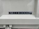 　４０００ｃｃ　３ｔ　３トン　３ｔダンプ　全低床　内外装仕上げ済み　新明和ダンプ　５速　５ＭＴ　積載３０００Ｋｇ　４ナンバー　パワステ　パワーウインドウ　コボレーン付(44枚目)