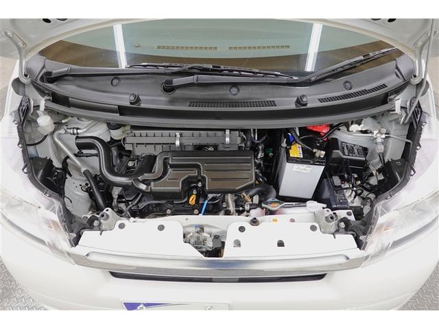 普段はあまり見ないエンジンルーム内も綺麗に仕上げています。見えないところも清潔に保ちたいですよね。