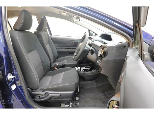 ホールド性の高いフロントシート♪