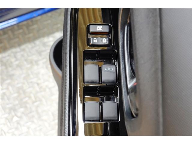 パワーウィンドウで窓の開け閉めもラクラク♪