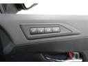 運転席シートポジションメモリーでスイッチを押すだけで設定したポジションにシートが動くので便利です!