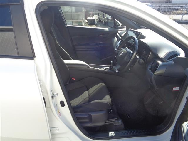 Ｃ－ＨＲ Ｓ－Ｔ　ＬＥＤパッケージ　フルセグ　メモリーナビ　ＤＶＤ再生　ミュージックプレイヤー接続可　バックカメラ　衝突被害軽減システム　ＥＴＣ　ＬＥＤヘッドランプ　ワンオーナー　フルエアロ　記録簿（10枚目）