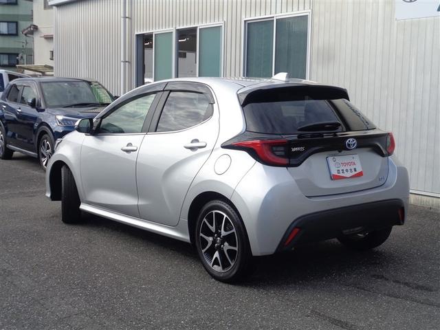 ヤリス ハイブリッドＺ　フルセグ　メモリーナビ　ＤＶＤ再生　ミュージックプレイヤー接続可　バックカメラ　衝突被害軽減システム　ＥＴＣ　ＬＥＤヘッドランプ　ワンオーナー　記録簿（4枚目）