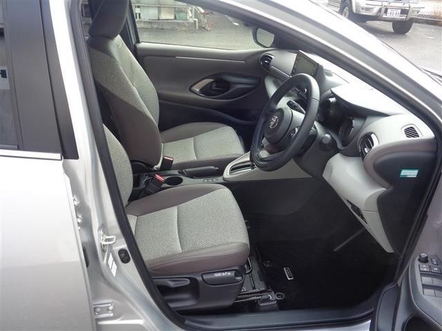 ヤリス ハイブリッドＺ　フルセグ　メモリーナビ　ＤＶＤ再生　ミュージックプレイヤー接続可　バックカメラ　衝突被害軽減システム　ＥＴＣ　ＬＥＤヘッドランプ　ワンオーナー　記録簿（10枚目）