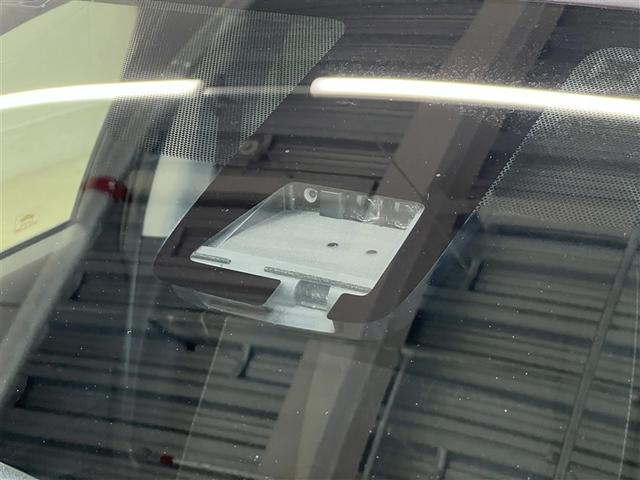 アクア Sスタイルブラック バックモニター T-Connectナビ フルセグ DVD再生装置 CD再生装置 純正アルミホイール スマートキ- イモビライザー ETC LEDヘッドライト 衝突被害軽減ブレーキ 車線逸脱警報 ABS(7枚目)