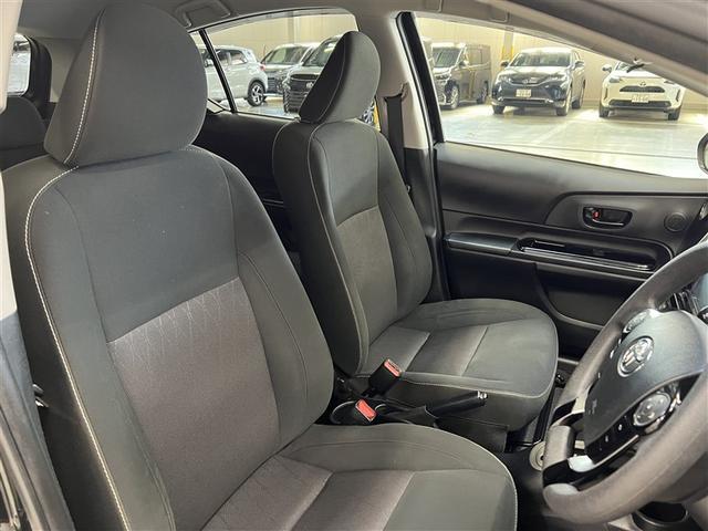 アクア Sスタイルブラック バックモニター T-Connectナビ フルセグ DVD再生装置 CD再生装置 純正アルミホイール スマートキ- イモビライザー ETC LEDヘッドライト 衝突被害軽減ブレーキ 車線逸脱警報 ABS(11枚目)