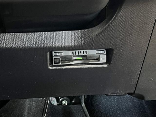 アクア Sスタイルブラック バックモニター T-Connectナビ フルセグ DVD再生装置 CD再生装置 純正アルミホイール スマートキ- イモビライザー ETC LEDヘッドライト 衝突被害軽減ブレーキ 車線逸脱警報 ABS(21枚目)