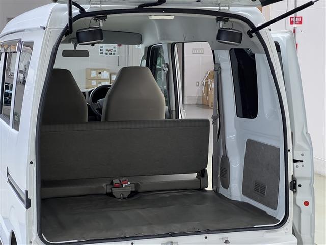 荷室はシートアレンジを行うことで広い荷室にすることが可能です 様々なシーンで活躍できますね