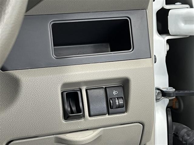 【光軸調整ダイヤル】 ロービームの光軸の調整を行うことができます