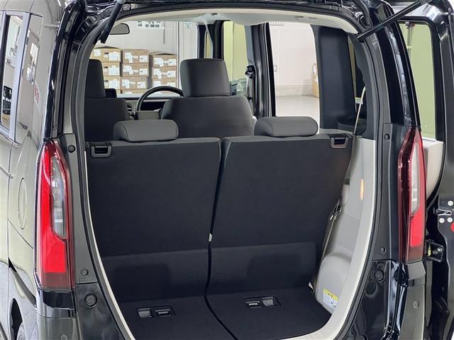 荷室はシートアレンジを行うことで広い荷室にすることが可能です 様々なシーンで活躍できますね