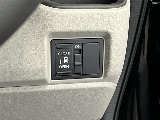 【パワースライドドア】電動のスライドドアの操作スイッチです こちらのスイッチを操作することで開閉はもちろん、電動のON/OFFも切り替えることが出来ます