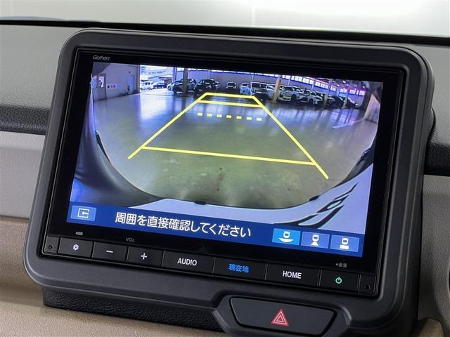 【バックモニター】 車庫入れの後方確認や、バックで駐車場に出入りの際等に後方を確認するのをお手伝いできます