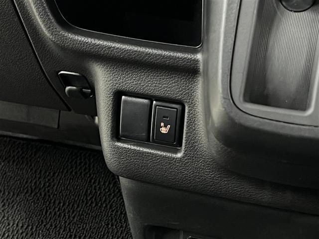 【シートヒーター】シートを温めることによって快適に乗車することが出来ます　冬の寒い時期や、女性の方には魅力のシートヒーターがついています