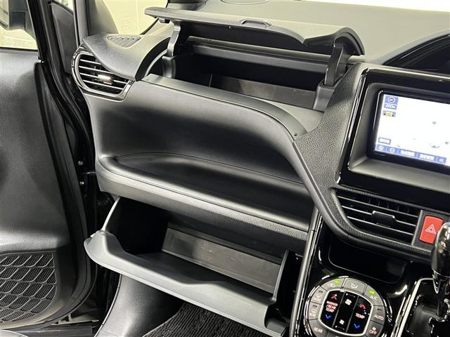 ノア Si ダブルバイビーIII LEDヘッドランプ バックモニター T-Connectナビ フルセグ DVD再生装置 CD再生装置 3列シート 純正アルミ スマートキ- イモビライザー クルーズコントロール 両側電動スライドドア(28枚目)