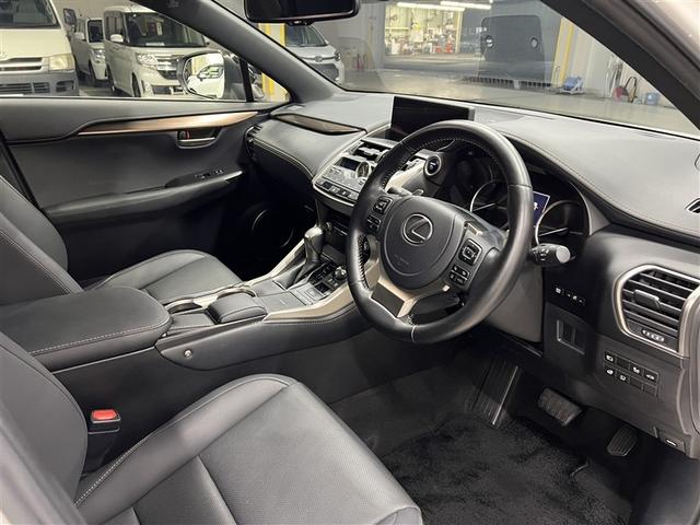 NX NX300h スパイス&シック ドライブレコーダー パノラミックビューモニター ブラインドスポットモニター バックモニター ETC ワンオーナー スマートキ- イモビライザー クルーズコントロール 本革シート 純正アルミホイール(9枚目)