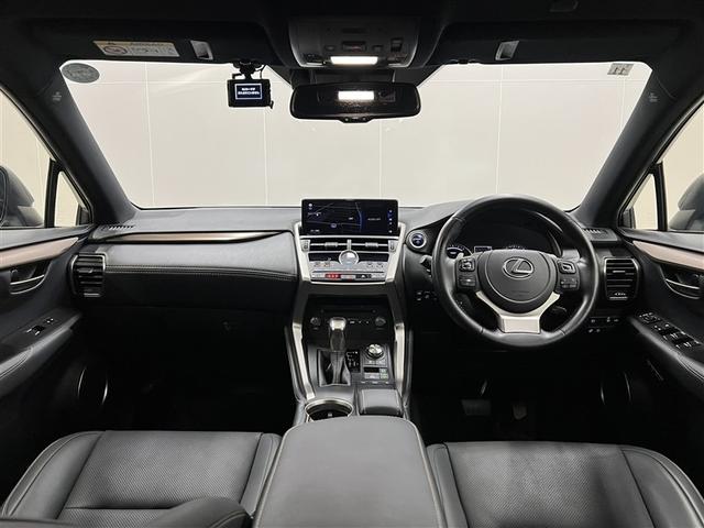 NX NX300h スパイス&シック ドライブレコーダー パノラミックビューモニター ブラインドスポットモニター バックモニター ETC ワンオーナー スマートキ- イモビライザー クルーズコントロール 本革シート 純正アルミホイール(17枚目)