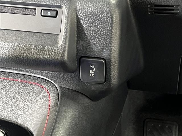 【シートヒーター】シートを温めることによって快適に乗車することが出来ます　冬の寒い時期や、女性の方には魅力のシートヒーターがついています