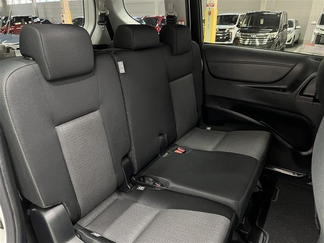 シエンタ Ｇ　クルマイス　タイプ１　Ｔ－Ｃｏｎｎｅｃｔナビ　衝突被害軽減ブレーキ　車線逸脱警報　イモビライザー　デュアルエアバッグ　スマートキ－　横滑防止装置　ＬＥＤヘッドランプ　バックモニター　全周囲カメラ　ドライブレコーダー　ＥＴＣ（11枚目）