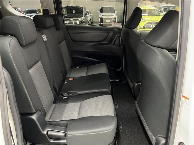 シエンタ Ｇ　クルマイス　タイプ１　Ｔ－Ｃｏｎｎｅｃｔナビ　衝突被害軽減ブレーキ　車線逸脱警報　イモビライザー　デュアルエアバッグ　スマートキ－　横滑防止装置　ＬＥＤヘッドランプ　バックモニター　全周囲カメラ　ドライブレコーダー　ＥＴＣ（12枚目）