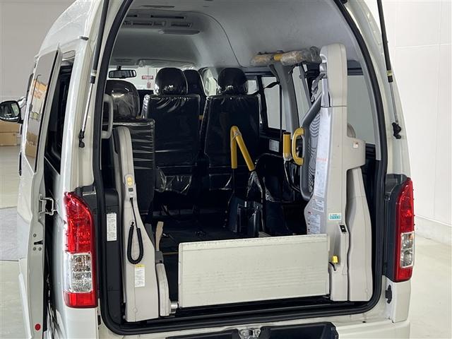 ハイエースバン DX クルマイス Bタイフ ウェルキャブ 3列シート メディアプレイヤー接続 キーレスエントリー シングルエアバッグ ABS モケットシート フロントエアコン リヤエアコン パワステ パワーウィンドウ(13枚目)