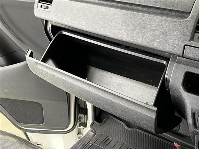 ハイエースバン DX クルマイス Bタイフ ウェルキャブ 3列シート メディアプレイヤー接続 キーレスエントリー シングルエアバッグ ABS モケットシート フロントエアコン リヤエアコン パワステ パワーウィンドウ(23枚目)