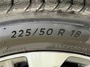 タイヤサイズは【225/50R18】