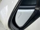【ブラインドスポットモニター】隣を走る車両をレーダーで検知し、インジケーターを点灯。またウインカーを出した場合にはインジケーターも点滅させて注意を促します