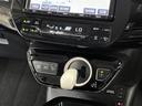 自動で車内温度を調整してくれる【オートエアコン】付きです