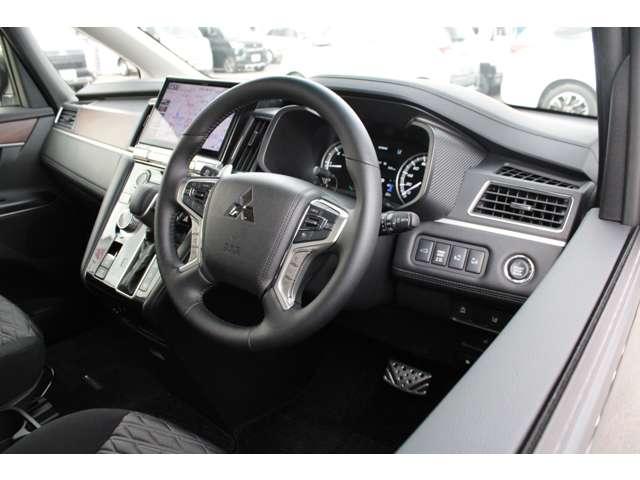 デリカＤ：５ Ｐ　電動ステップレス１１インチナビ全周囲カメラ　１オーナ　Ｂモニター　ミュージックプレイヤー接続可　地デジ　カーテンエアバック　ＬＥＤヘッドランプ　デュアルエアコン　ナビＴＶ　シートヒーター　４ＷＤ　３列（10枚目）