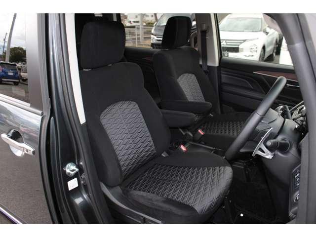 デリカＤ：５ Ｐ　電動ステップレス１１インチナビ全周囲カメラ　１オーナ　Ｂモニター　ミュージックプレイヤー接続可　地デジ　カーテンエアバック　ＬＥＤヘッドランプ　デュアルエアコン　ナビＴＶ　シートヒーター　４ＷＤ　３列（12枚目）