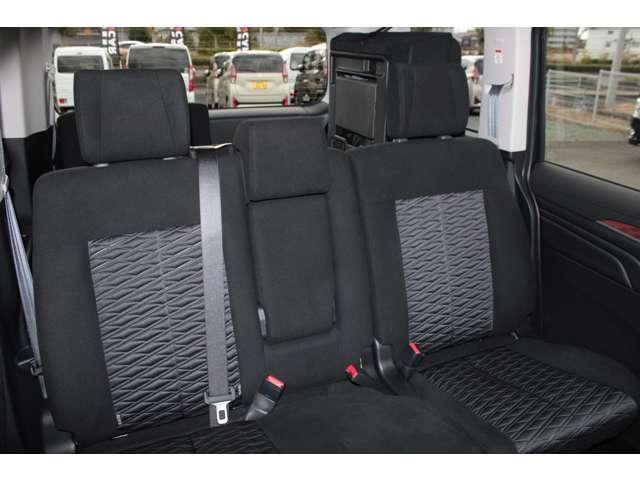 デリカＤ：５ Ｐ　電動ステップレス１１インチナビ全周囲カメラ　１オーナ　Ｂモニター　ミュージックプレイヤー接続可　地デジ　カーテンエアバック　ＬＥＤヘッドランプ　デュアルエアコン　ナビＴＶ　シートヒーター　４ＷＤ　３列（13枚目）