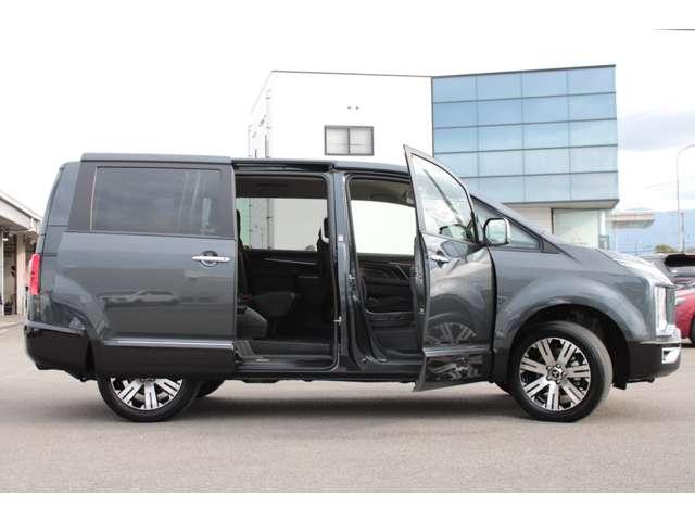 デリカＤ：５ Ｐ　電動ステップレス１１インチナビ全周囲カメラ　１オーナ　Ｂモニター　ミュージックプレイヤー接続可　地デジ　カーテンエアバック　ＬＥＤヘッドランプ　デュアルエアコン　ナビＴＶ　シートヒーター　４ＷＤ　３列（18枚目）