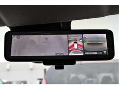 マルチアラウンドモニター（全周囲カメラ）付ルームミラー装備☆真上から見下ろしているような映像で駐車をサポートします♪ 3