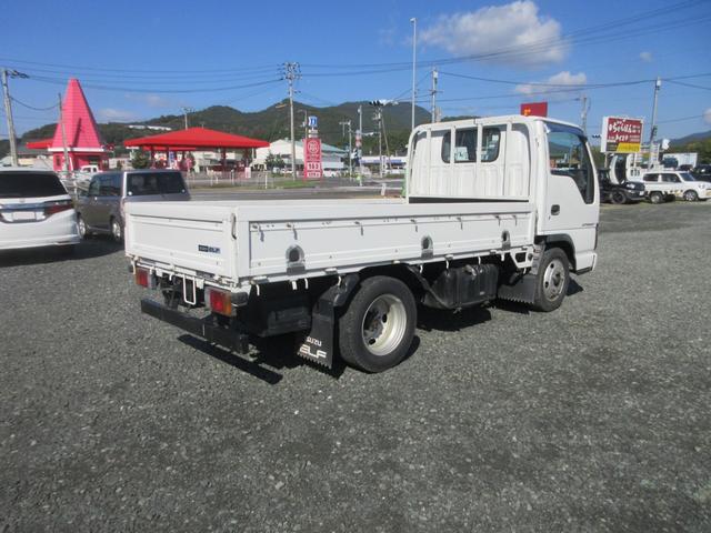 エルフトラック ベースグレード 2t平ボディ オートマ 車両総重量4575Kg 内外装仕上げ済み 全低床 Wタイヤ FMAMラジオ ETC付(5枚目)