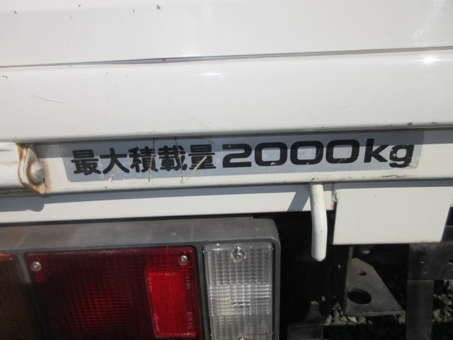 エルフトラック ベースグレード 2t平ボディ オートマ 車両総重量4575Kg 内外装仕上げ済み 全低床 Wタイヤ FMAMラジオ ETC付(6枚目)