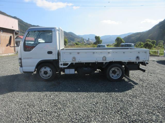 エルフトラック ベースグレード 2t平ボディ オートマ 車両総重量4575Kg 内外装仕上げ済み 全低床 Wタイヤ FMAMラジオ ETC付(9枚目)